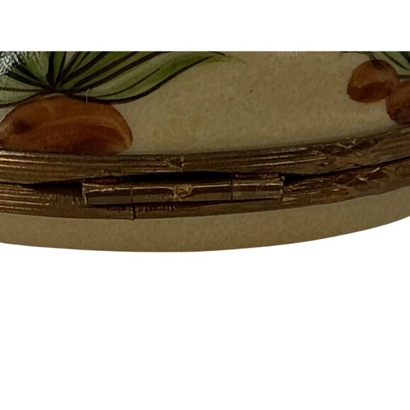 Limoges‎ Peint Main Ceramic Dog Trinket Box Bronze Hinges Decorative Details - Picture 5 of 10